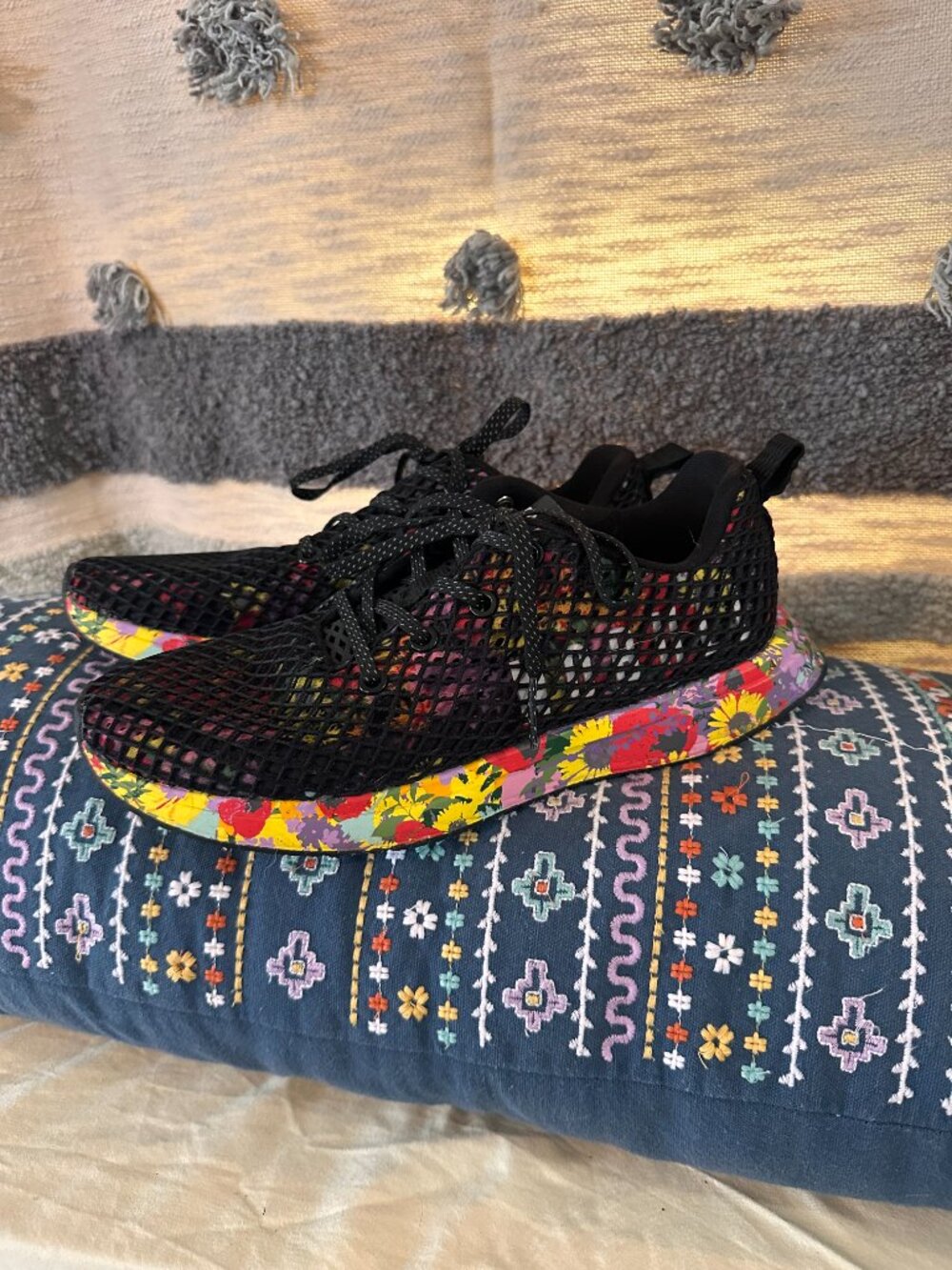 NOBULL Mesh Runner Black Floral Multi-Color Women's Size 8 Training Sneakers